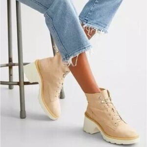 NWT SOREL Hi Line Chelsea Boots